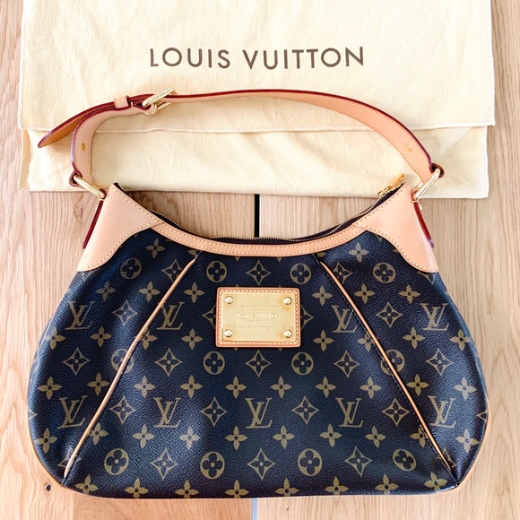 Louis Vuitton Handbags - Louis Vuitton Monogram Thames PM Bag